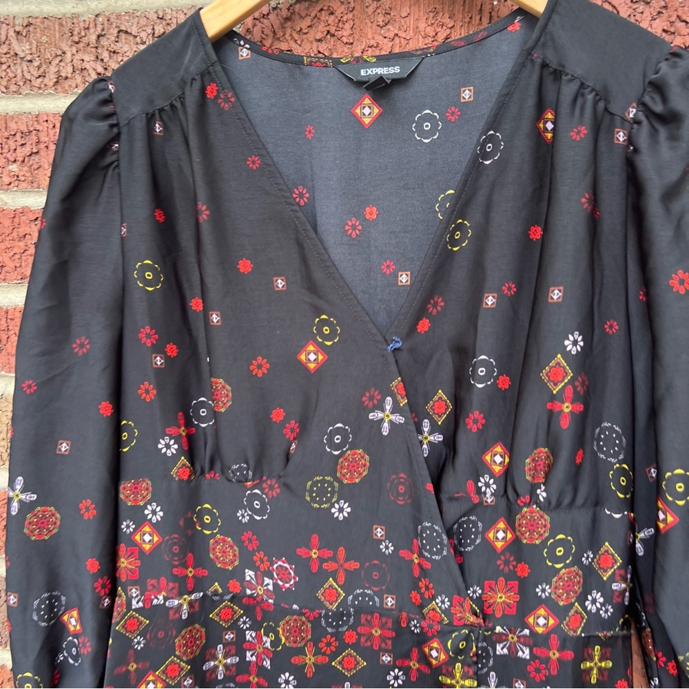 Express Black And Red Patterned Surplice Wrap Aro… - image 3